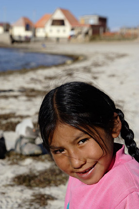Rencontre avec une trÃ¨s jolie petite bolivienne sur une plage
