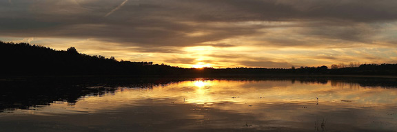 Lac de Benquet au coucher du soleil - Landes