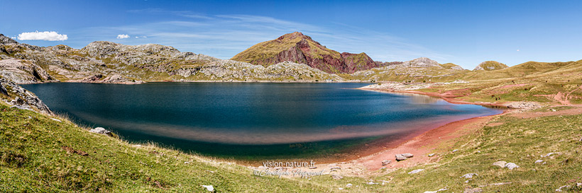 Le lac d'Estaens en vallée d Aspe