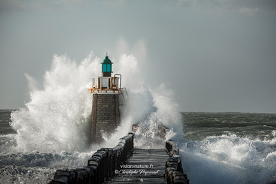 Cliquer pour agrandir la photo Phare de Capbreton pendant la tempête