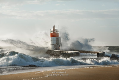 Cliquer pour agrandir la photo Phare de Capbreton pendant la tempête