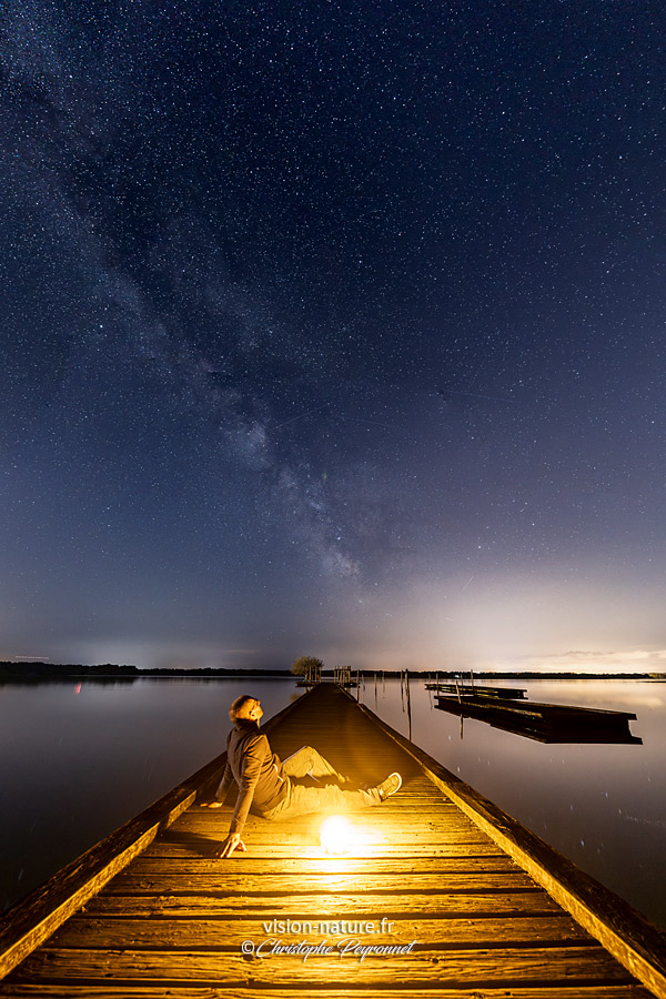 Cliquer pour agrandir la photo Le ponton d'Azur sous les étoiles