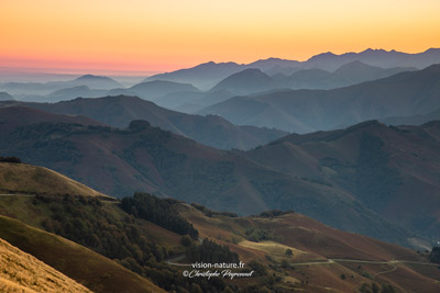 Premières lueurs sur les hauteurs basques