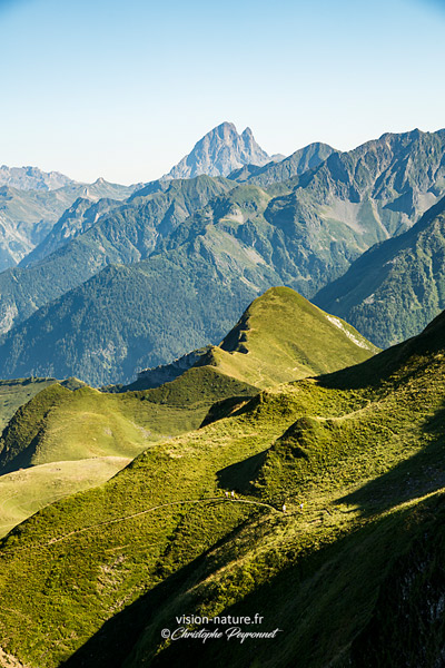 Vision sur le pic du Midi d'Ossau depuis le lac du Montagnon